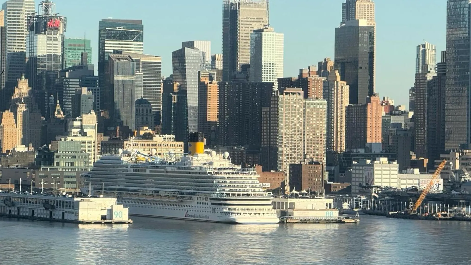 Nice 2 Bedrooms Apartment At 15 Minutes To New York Excellent Bus Transportation ノース・バーゲン