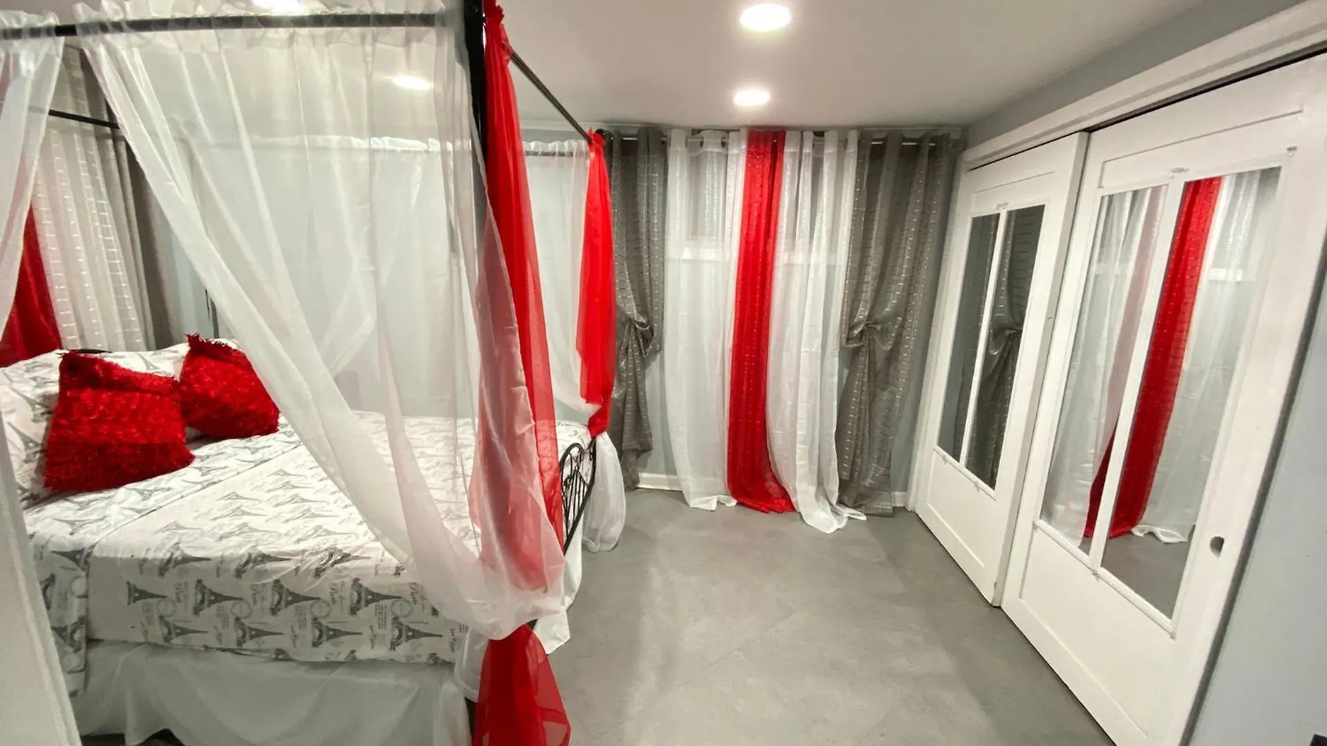 Nice 2 Bedrooms Apartment At 15 Minutes To New York Excellent Bus Transportation ノース・バーゲン