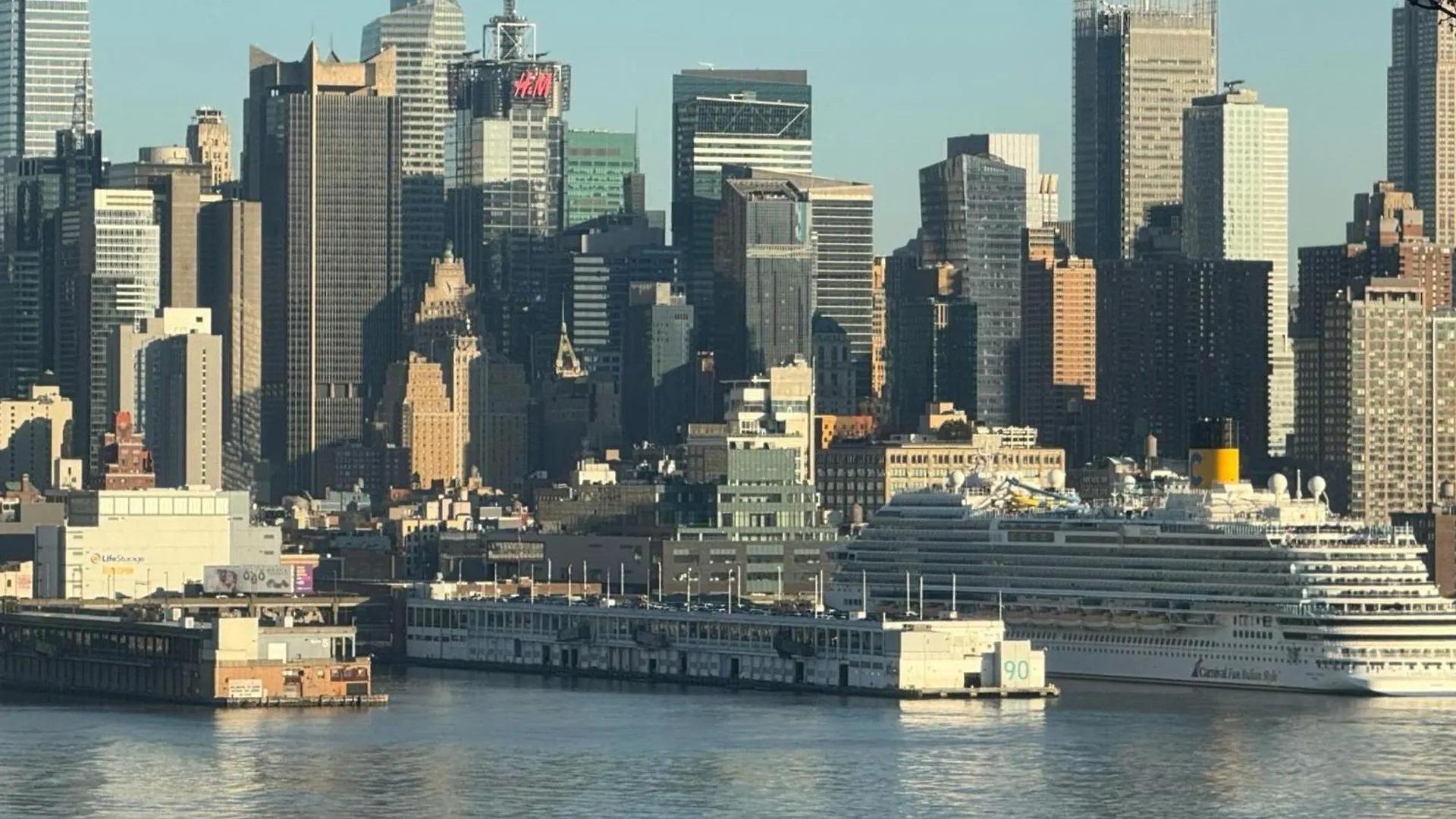 Nice 2 Bedrooms Apartment At 15 Minutes To New York Excellent Bus Transportation North Bergen