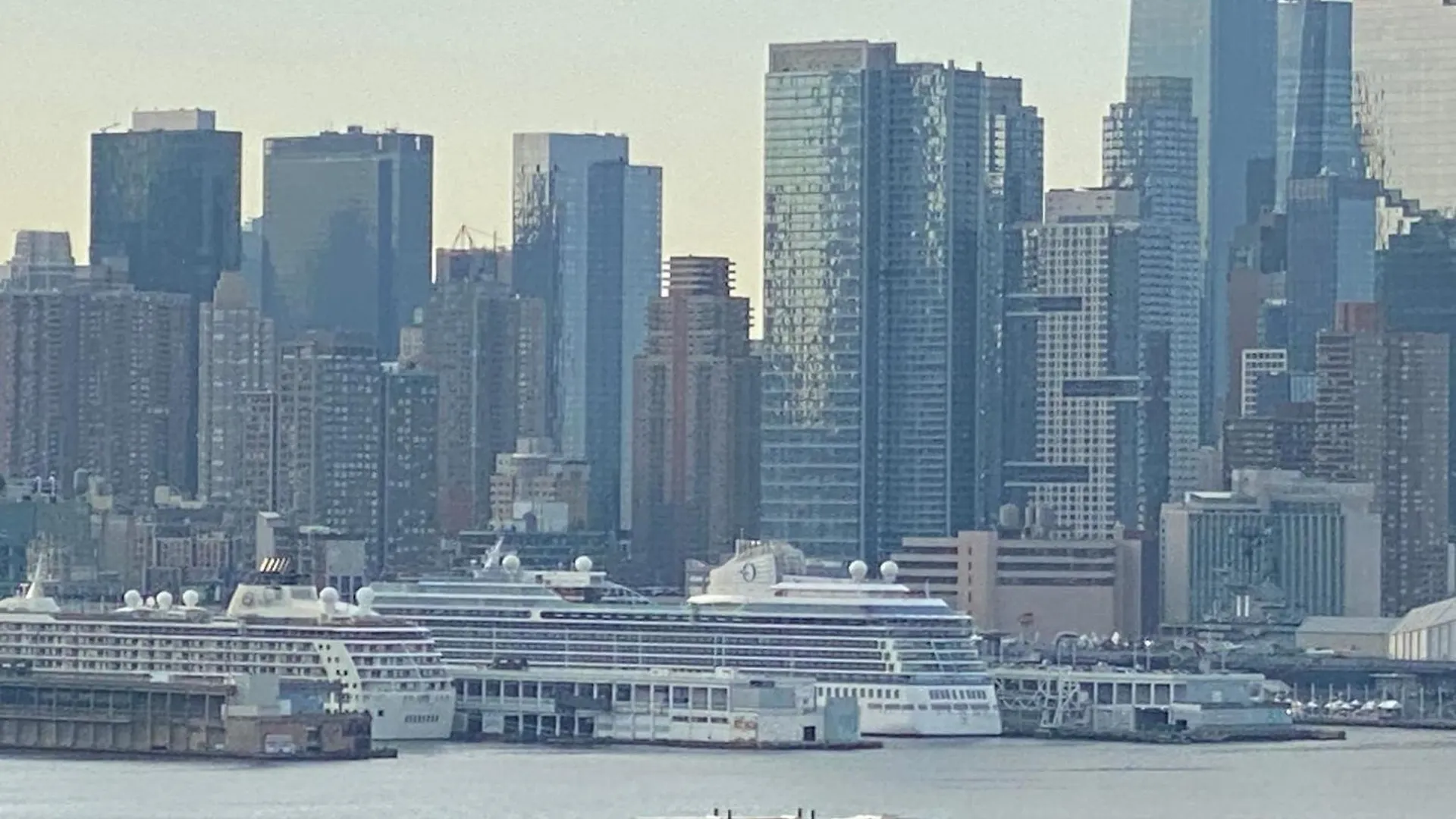 Nice 2 Bedrooms Apartment At 15 Minutes To New York Excellent Bus Transportation North Bergen 0*,  United States