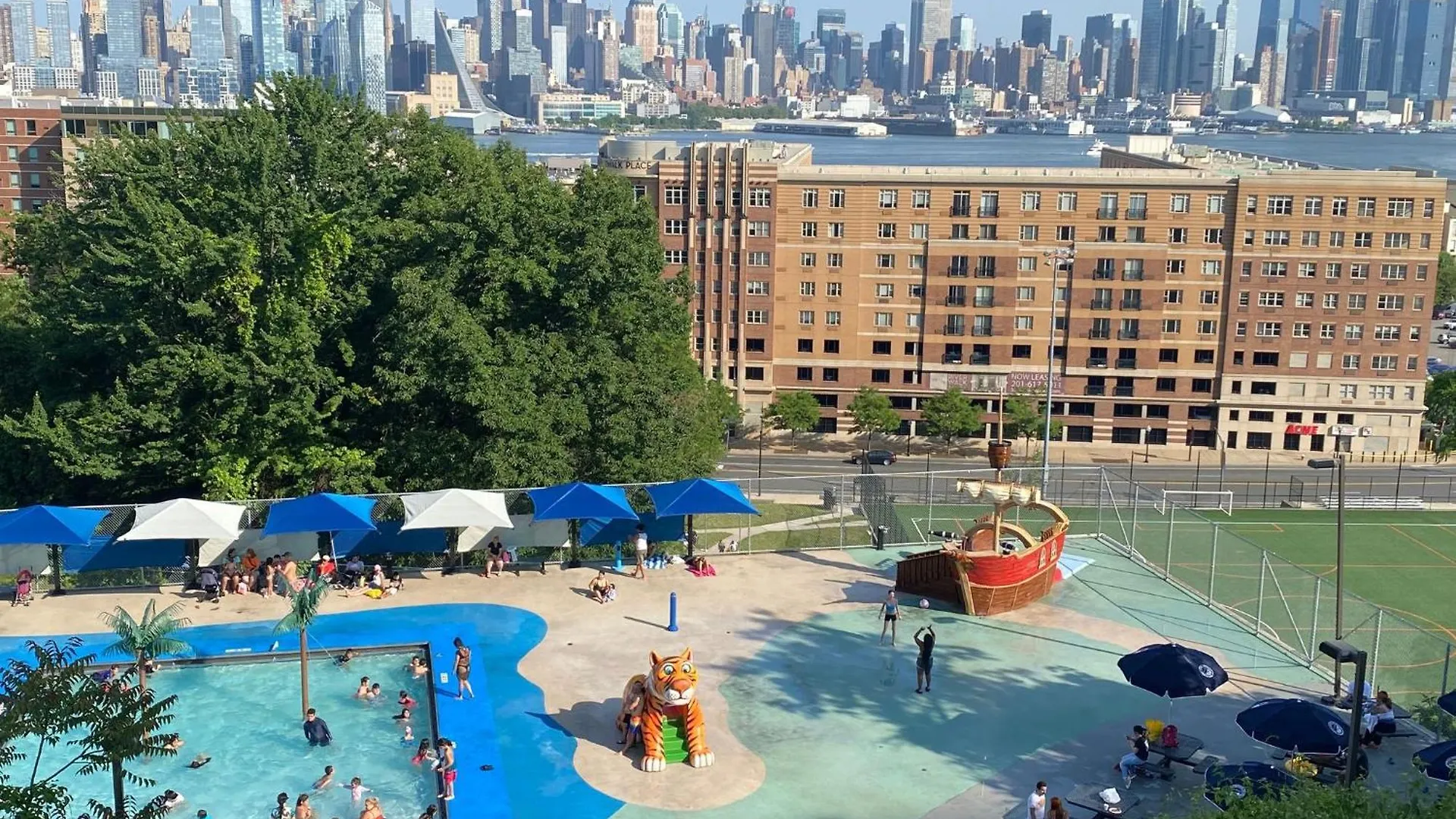 Nice 2 Bedrooms Apartment At 15 Minutes To New York Excellent Bus Transportation North Bergen United States
